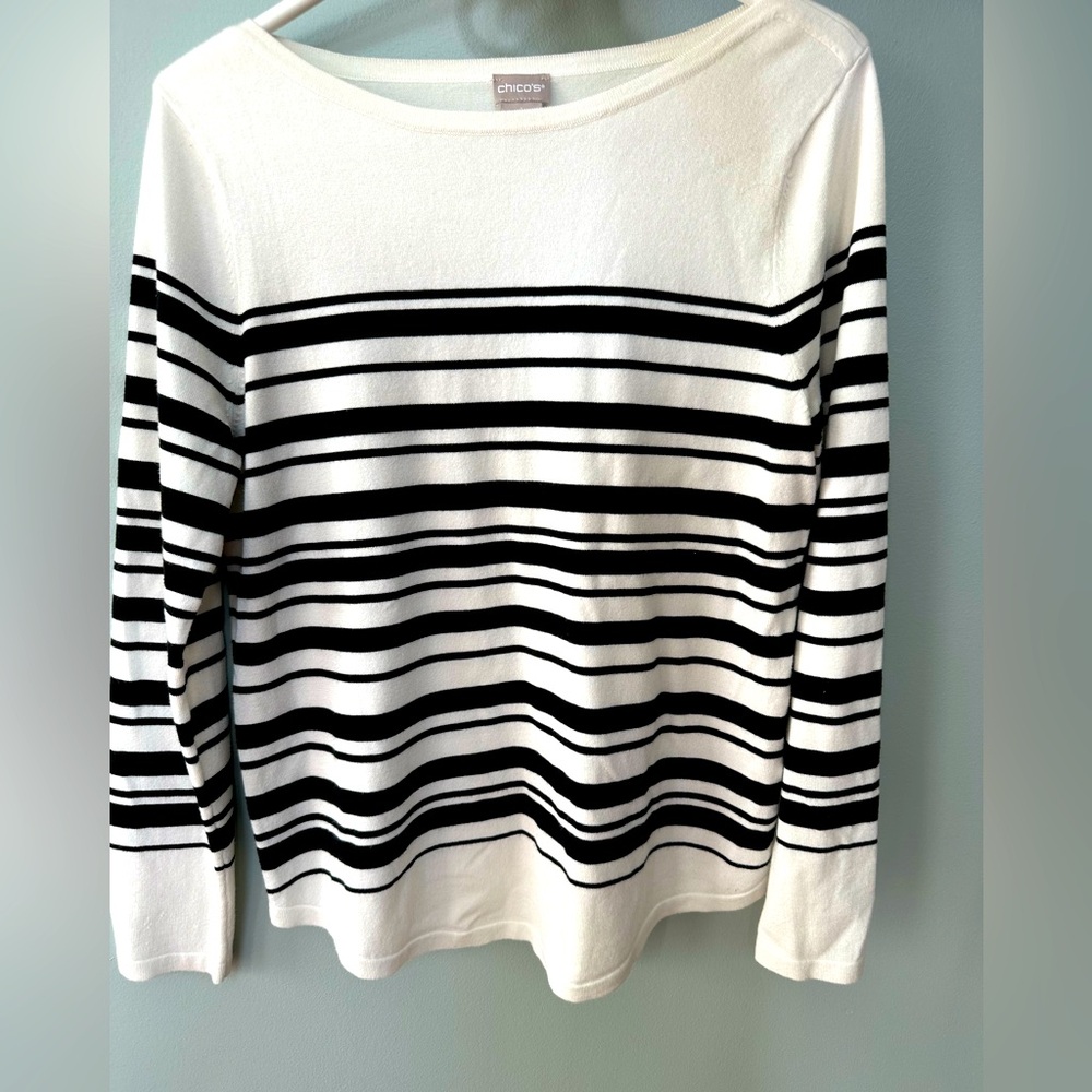 Chicos Size M (sz 1) White Black Striped Long Sleeve Top Relaxed Fit